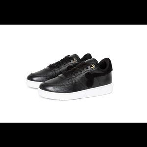 John Geiger Black Pebble Leather Sneaker sz 7.5